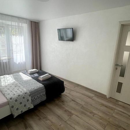 Нова 2Х Кімнатна В Центре Rivne Ngoại thất bức ảnh